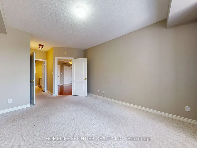 3351 Cawthra Rd #402 — Photo 14
