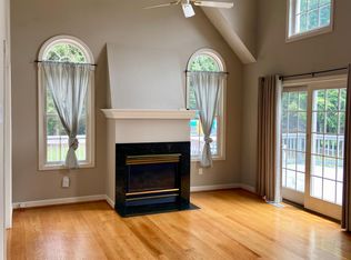 23 Hemlock Hill Dr #1, Glastonbury, CT 06033
