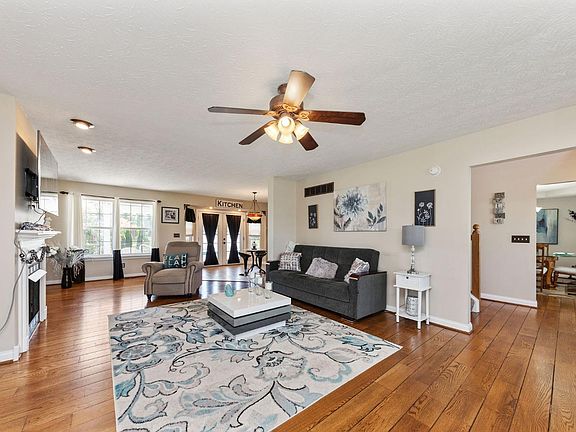 2nd image of 103 Autumn Ct