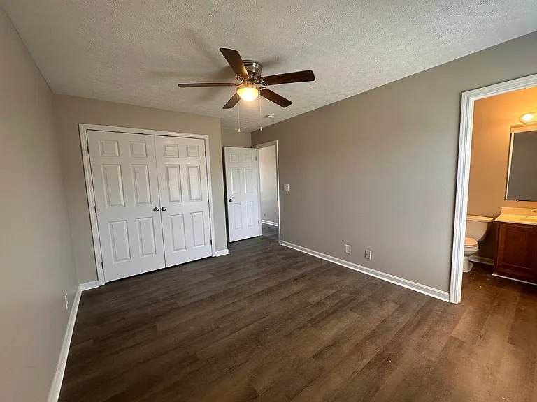 10012 Michaele Lane — Photo 11