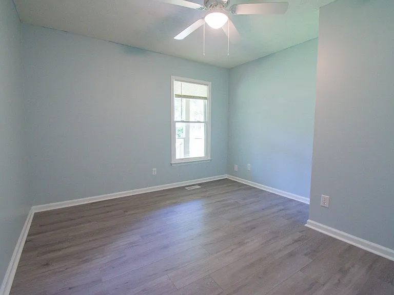 1316 Middle Rd — Photo 14