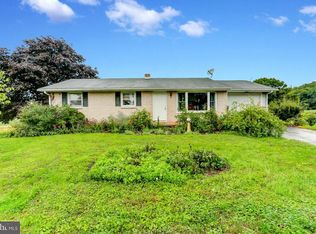 169 Mountain View Dr, York, PA 17404
