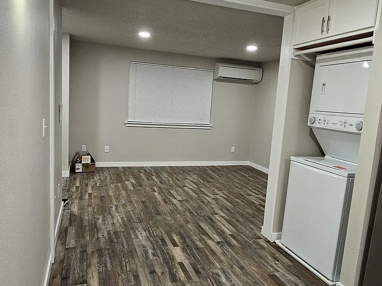 1126 Sleater Kinney Rd SE #2 — Photo 3