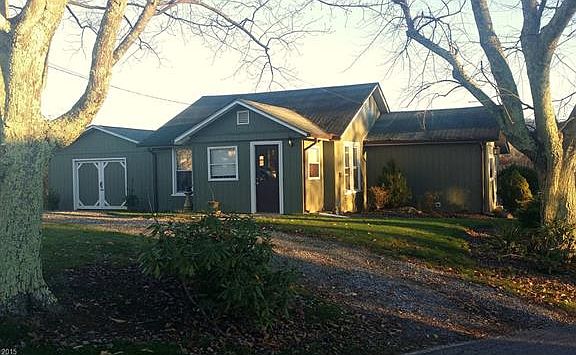 2nd image of 511 Oakmont Dr