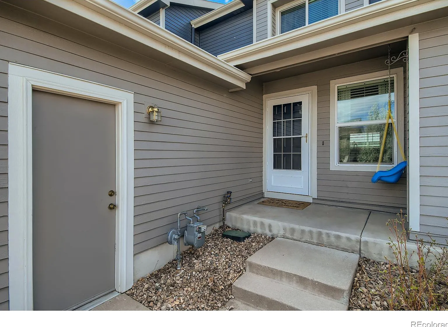 Charming 3-Bed Townhouse in Northglenn — Photo 3