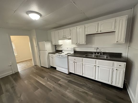 2nd image of 425 W Princess St