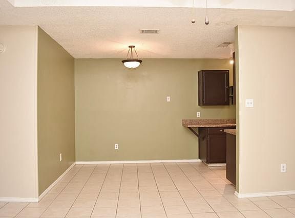 4th image of 7704 Westcliff Dr