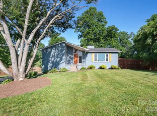 28 Spaulding Dr, Candler, NC 28715