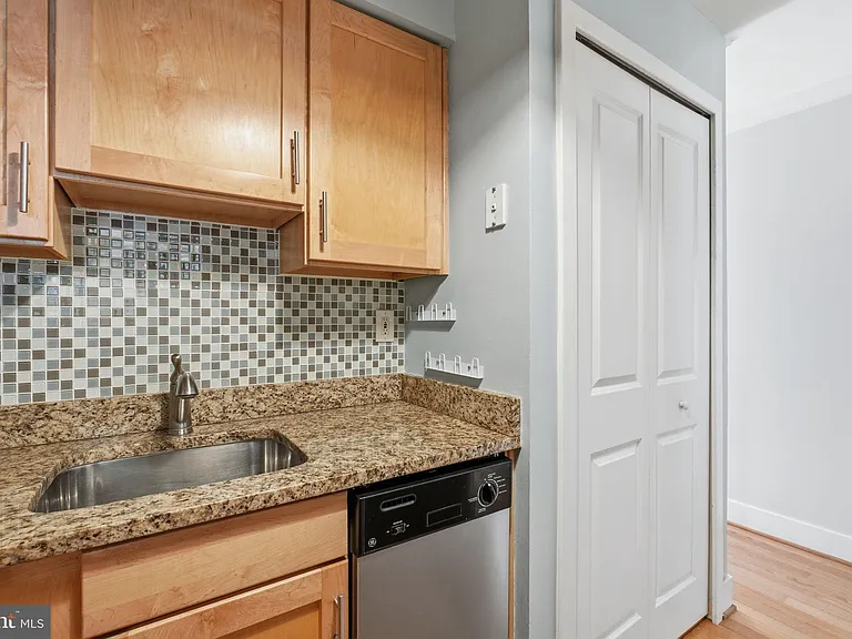 1413 11th St NW #A — Photo 10