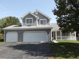 302 Old Country Way, Wauconda, IL 60084