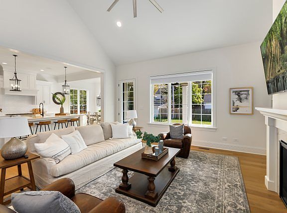 2nd image of 1199 Lilyrose Ln