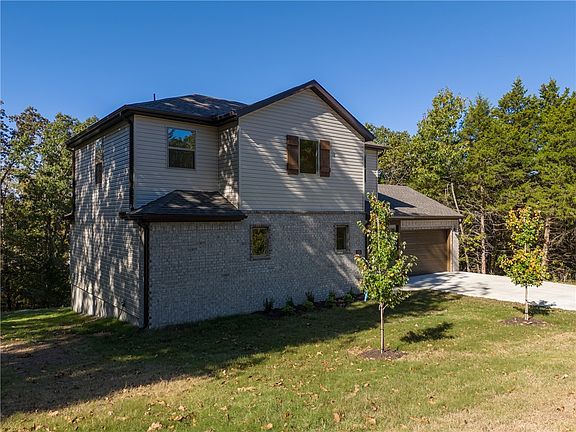 3rd image of 13 Burghead Ln