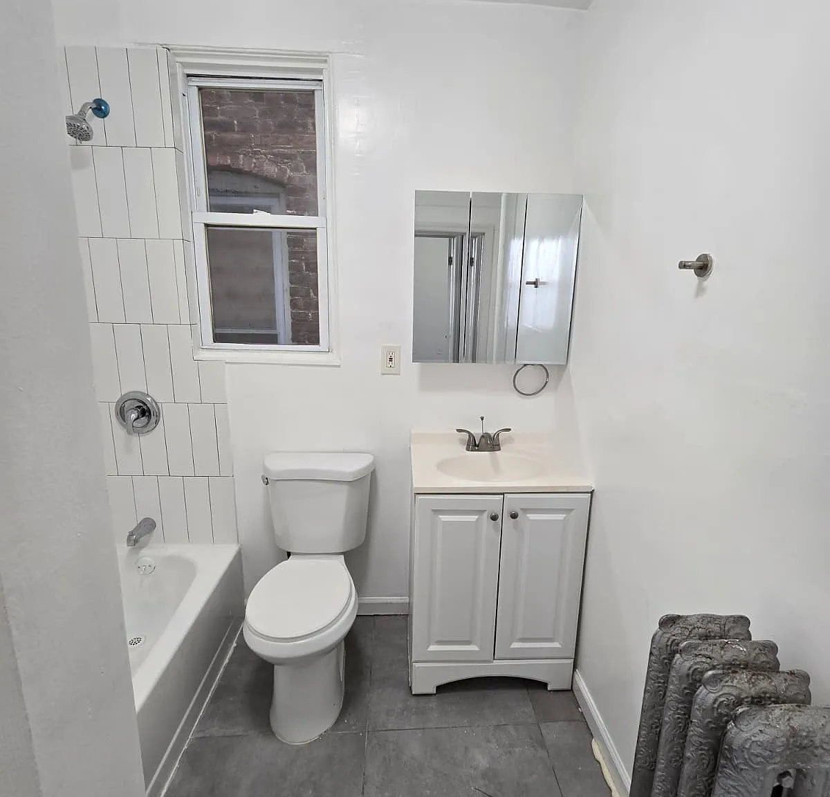 4 bed, $2,395 — Photo 4