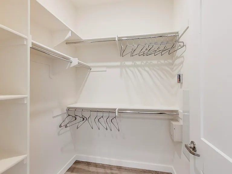 11616 Burbank Blvd #Penthouse 2 — Photo 22