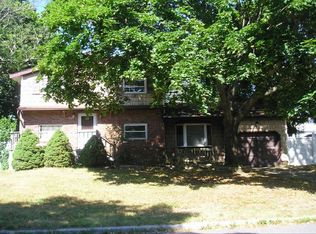 34 Oneida Ave, South Setauket, NY 11720