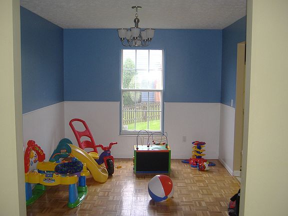 Dining Room (Level 1)