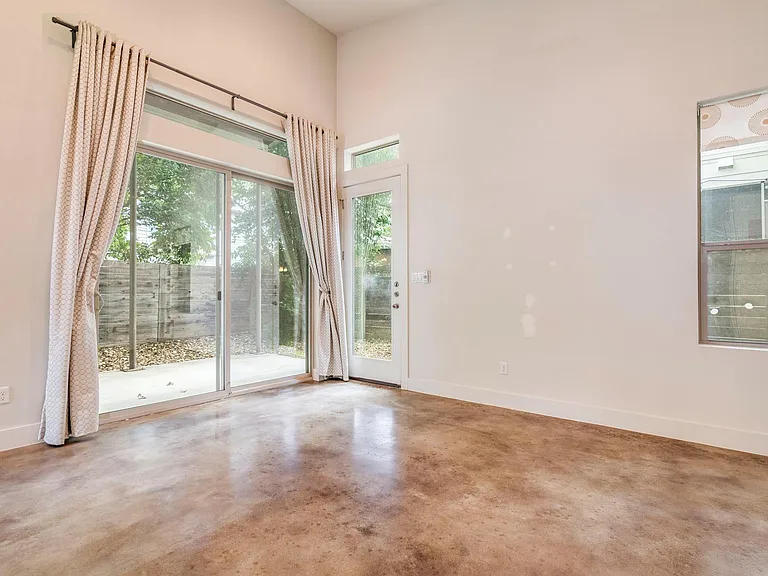 1404 Singleton Ave #B — Photo 11