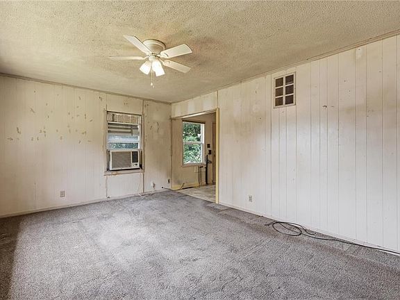 5th image of 705 N 81st Ter