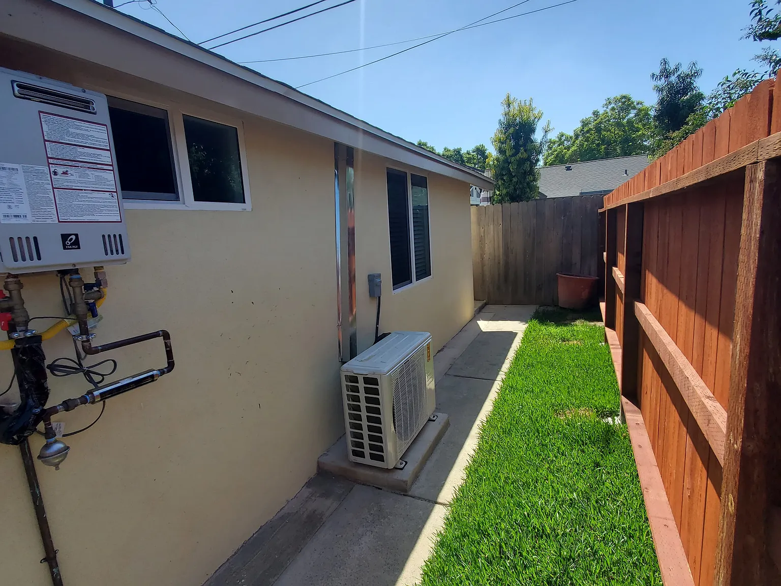 2 bed, 850 sqft, $2,975 — Photo 2