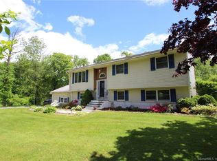 22 Parkwood Terrace Dr, Danbury, CT 06811