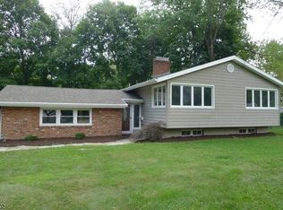 55 Conestoga Trl, Sparta, NJ 07871