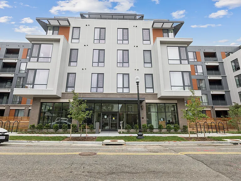 Park Morton Apartments — Photo 45