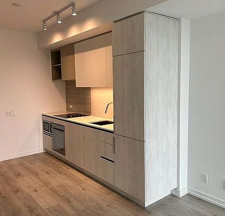 5th image of 7890 Jane St #1105