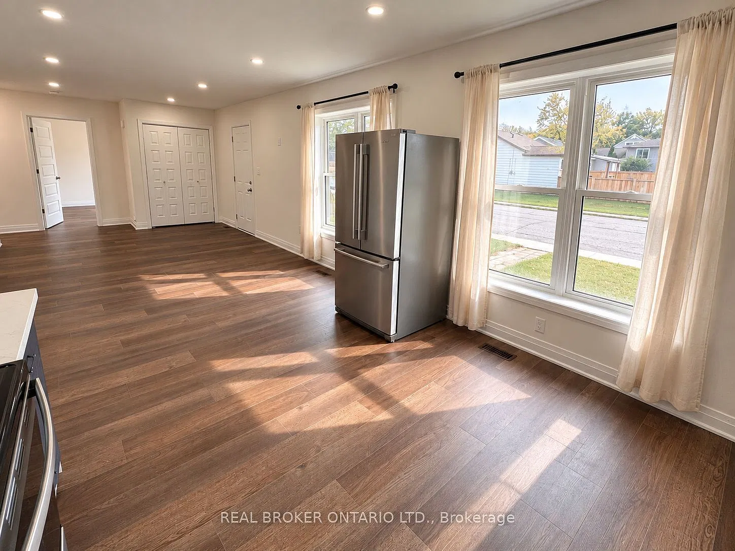 3 bed, $2,300 — Photo 4