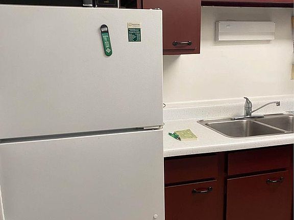 4th image of 124 Cedar St #124