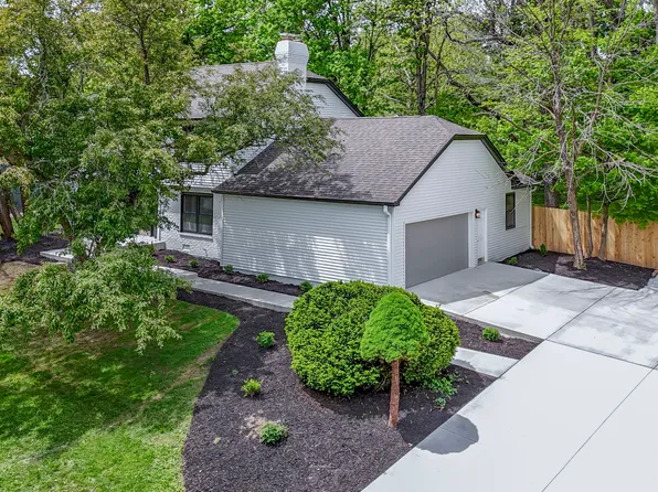 16 Maplecrest Dr, Carmel, IN 46033