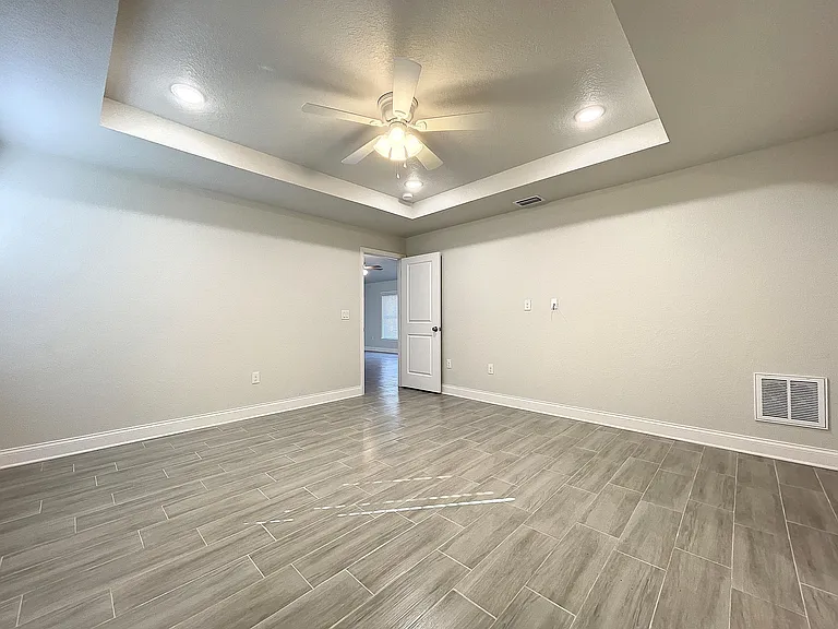 427 Petteway Dr — Photo 15