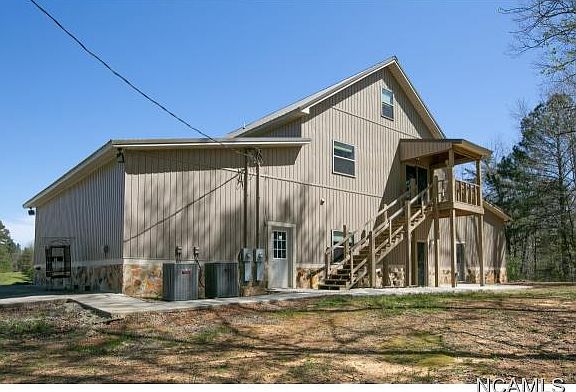 3rd image of 273 Kenwood Ln