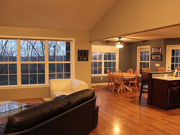 3rd image of 4885 Far Hills Dr