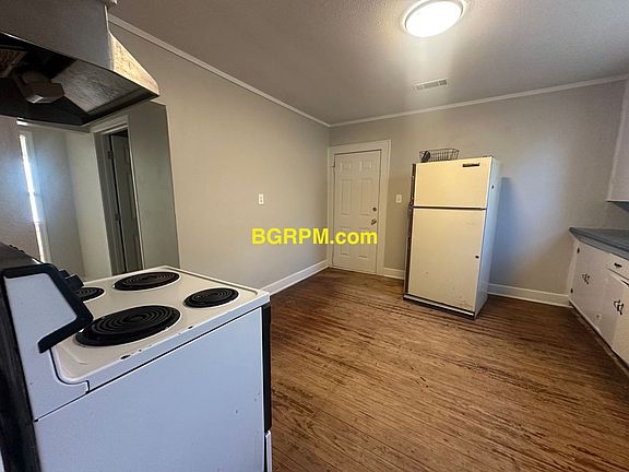 3rd image of 4504 Atkins St