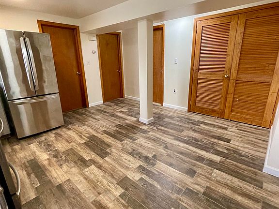 5th image of 230 Webster Ave Floor 1