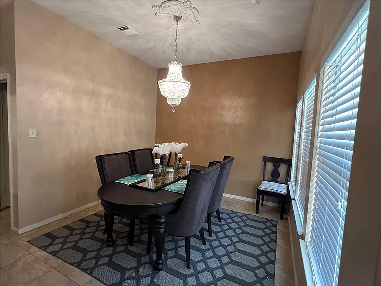 22814 Tree House Ln — Photo 10