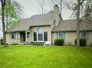 21712 Notestine Rd, Woodburn, IN 46797