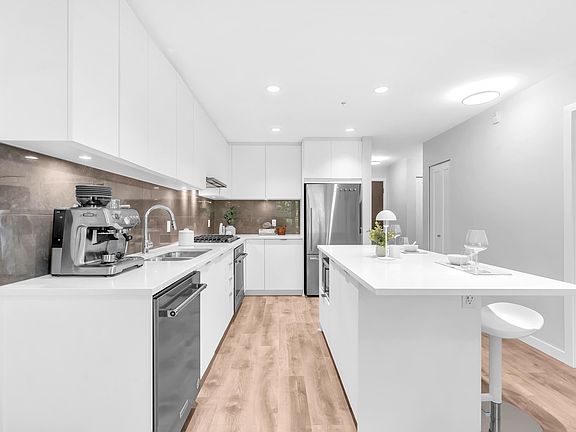 4th image of 615 Cottonwood Ave #305