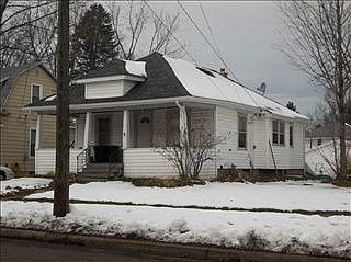 1st image of 220 Summer St