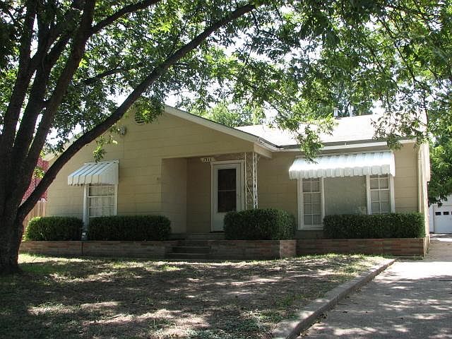 1st image of 1311 Oak Knoll Dr