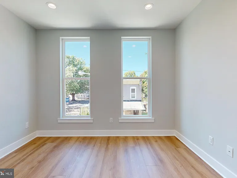 511 N Paxon St — Photo 12