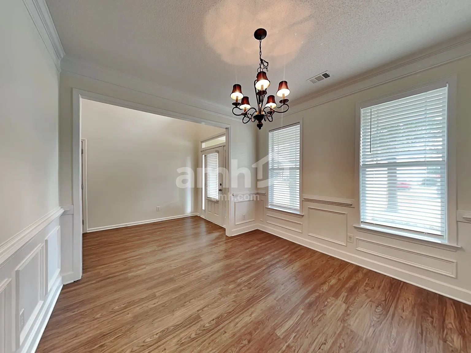 4 bed, 2.5 bath, 2274 sqft, $2,495 — Photo 3