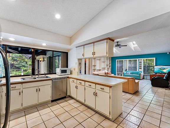 5th image of 2340 NW 42nd Avenue