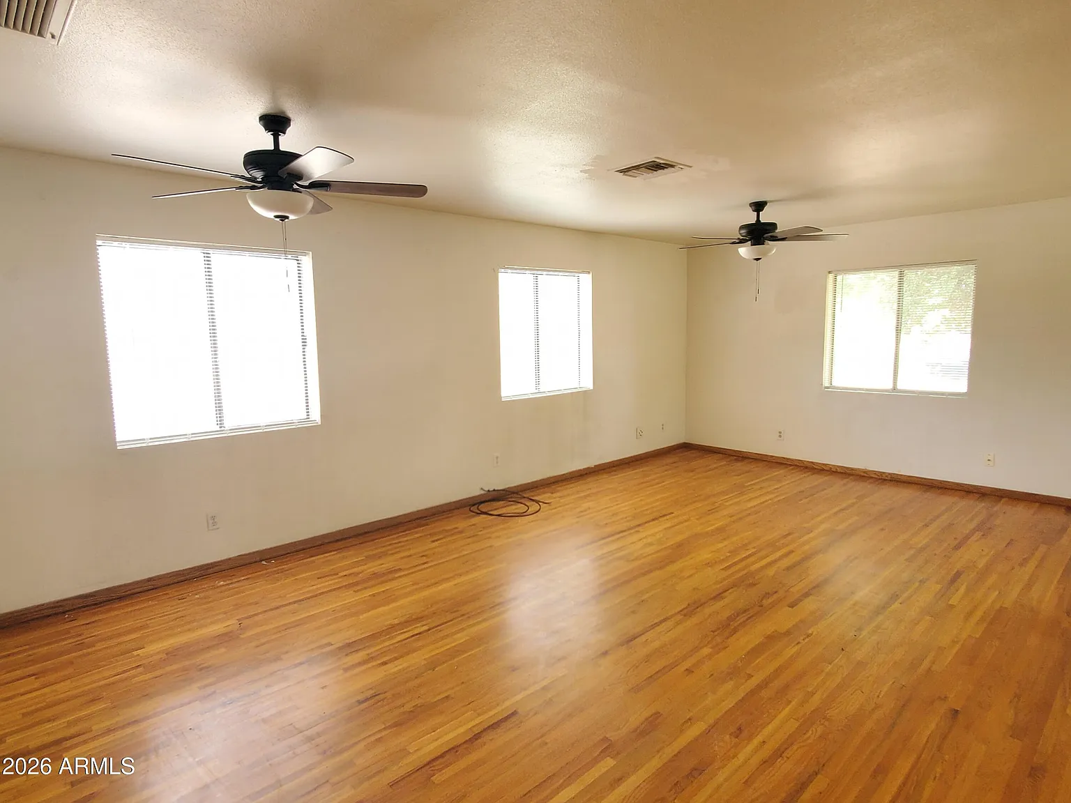 3 bed, 2.0 bath, 1440 sqft, $2,250 — Photo 2