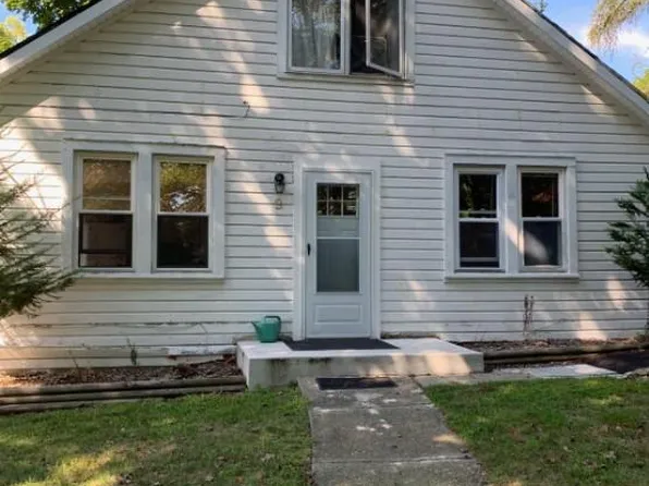 9 Benedict Ln, New Windsor, NY 12553