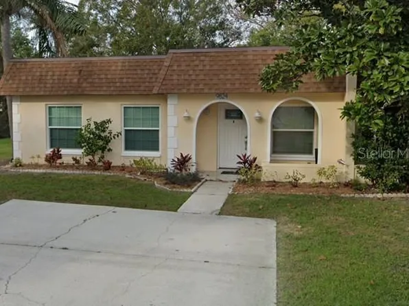 9824 83rd St N, Seminole, FL 33777