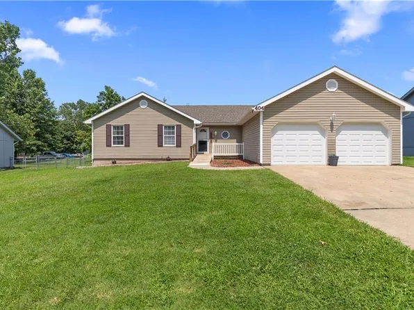 404 Oakwood St, Harrisonville, MO 64701