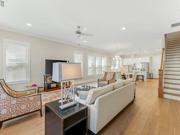 4th image of 405 Glenview Dr
