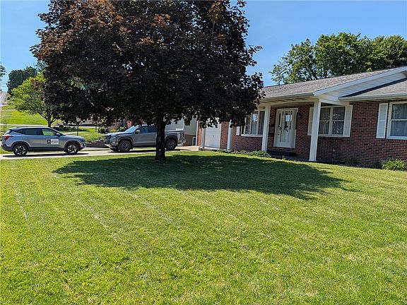 2nd image of 712 Belmont St