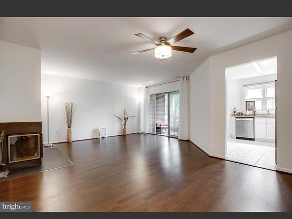 3rd image of 7596 Lakeside Village Dr APT C